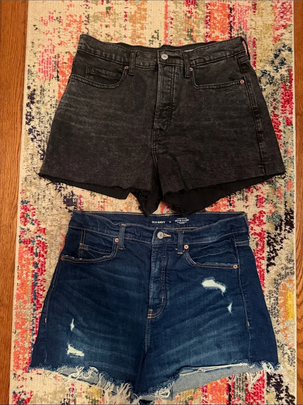 Two Old Navy Sky-Hi A-Line Women's Black and Dark Blue Denim Shorts - Picture 2 of 8